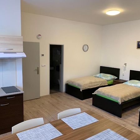 Apartements Studio 964 Líbeznice Εξωτερικό φωτογραφία