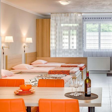 Apartements Studio 964 Líbeznice Εξωτερικό φωτογραφία