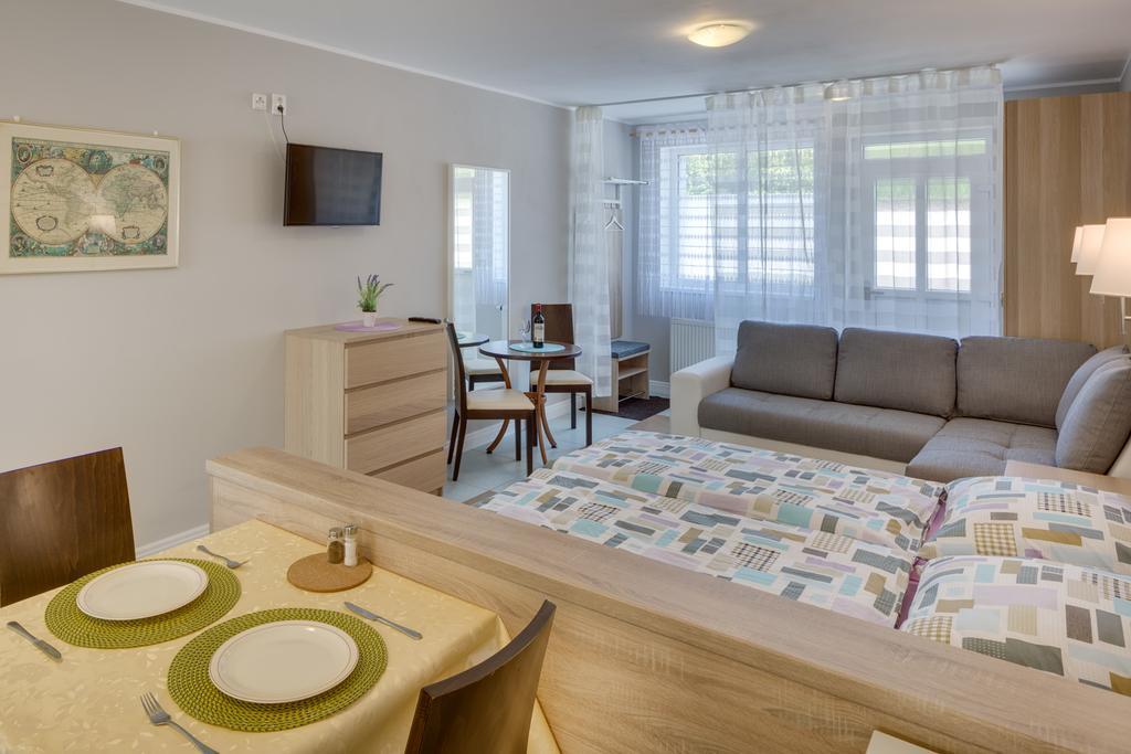 Apartements Studio 964 Líbeznice Εξωτερικό φωτογραφία