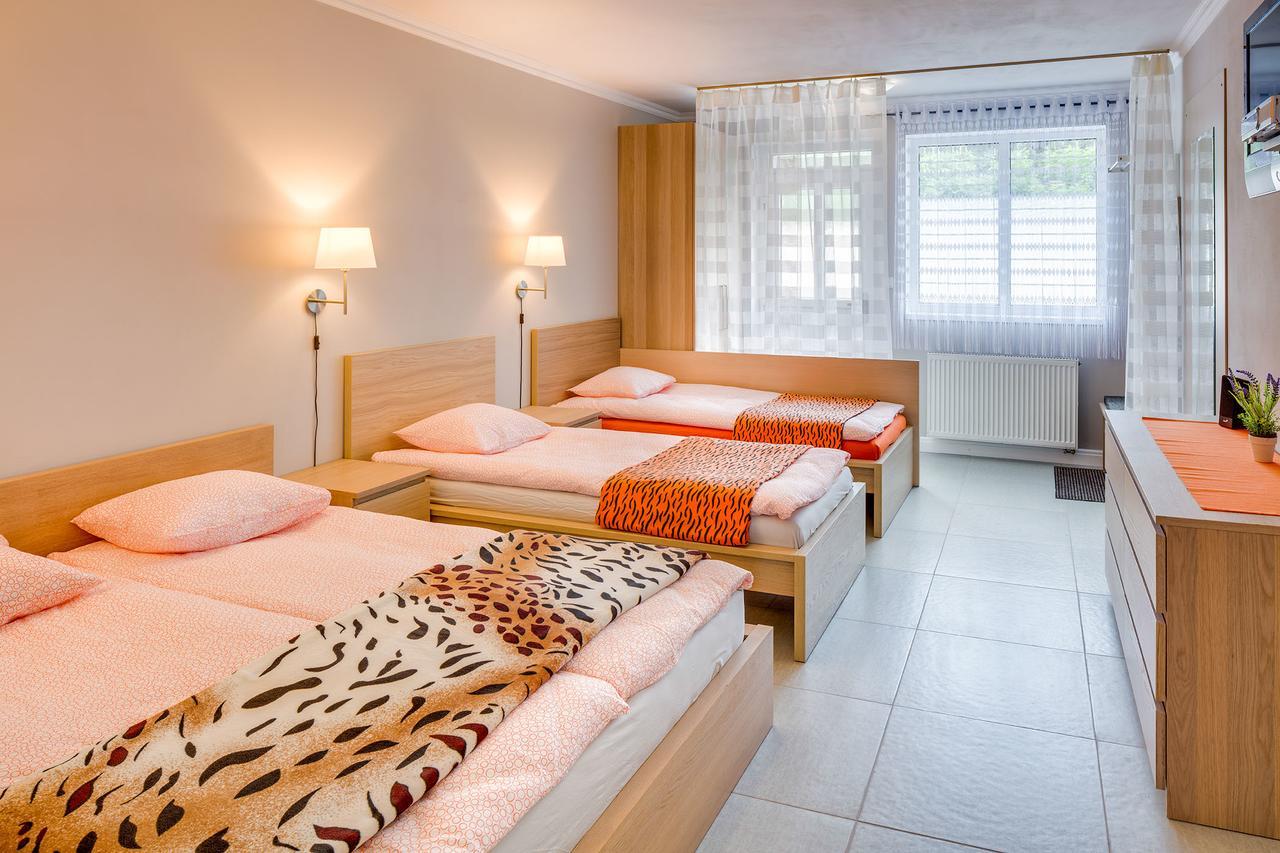 Apartements Studio 964 Líbeznice Εξωτερικό φωτογραφία