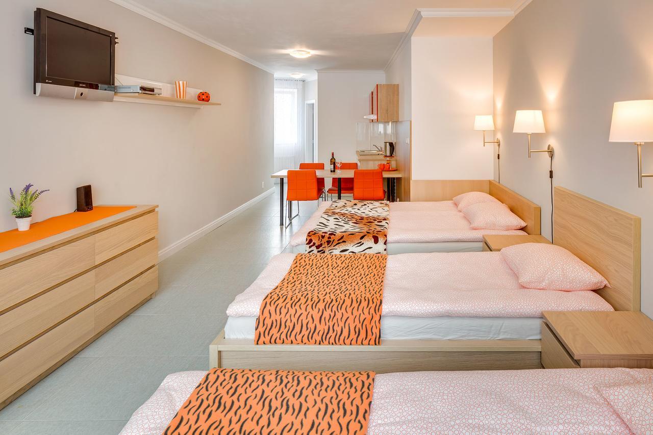 Apartements Studio 964 Líbeznice Εξωτερικό φωτογραφία